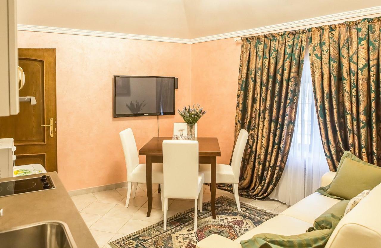 Villa Hasi Πόρετς Εξωτερικό φωτογραφία
